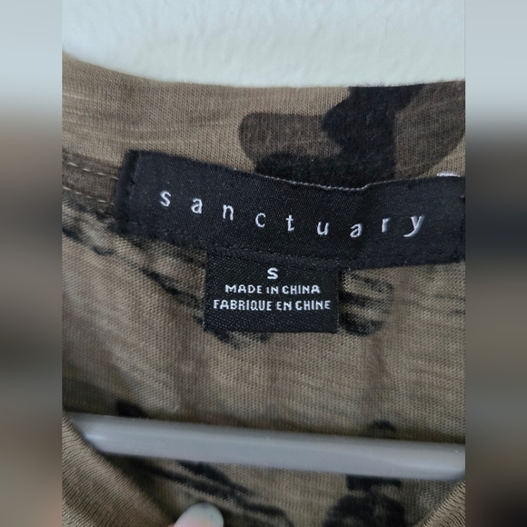 Sanctuary For Anthropologie Green Camo Tee Size Small - Picture 4 of 4